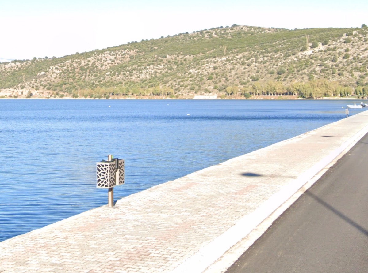 Η Αμφιλοχία και η Κακή Κατάσταση των Πεζοδρομίων: Μια Επικίνδυνη Καθημερινότητα για τους Δημότες