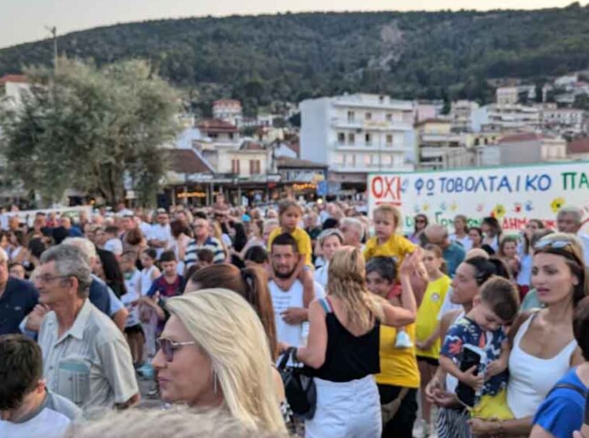 Αμφιλοχία: Τεράστια συμμετοχή στο συλλαλητήριο κατά των σχεδιαζόμενων ΑΠΕ