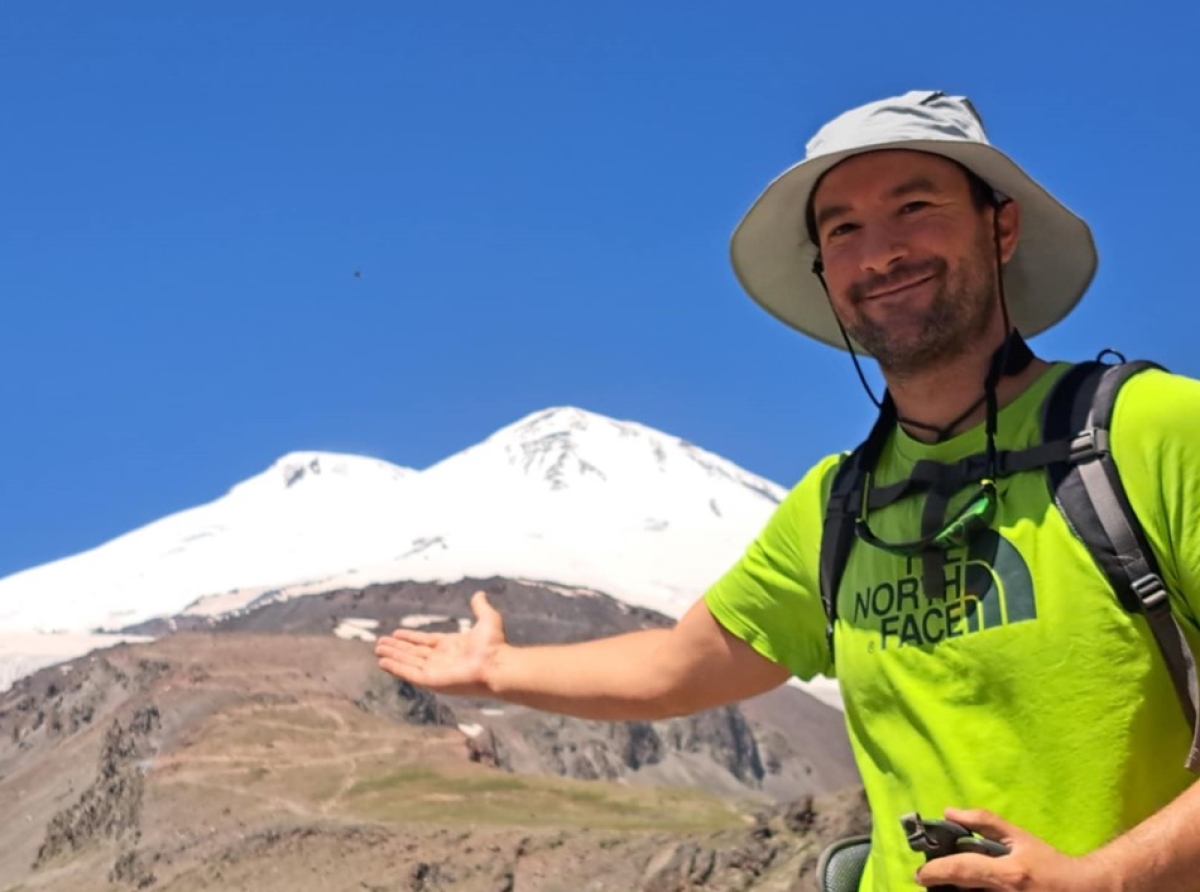 Ο Γιώργος Αρβάλης από την Αμφιλοχία στην κορυφή της Ευρώπης – Ανάβαση στο όρος Ελμπρούς