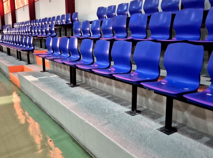 Ολοκληρώθηκε η τοποθέτηση καθισμάτων στο Κλειστό Γυμναστήριο και στο Ανοιχτό Στάδιο Αμφιλοχίας που δώρισε η ΑΕΚ BC στον Δήμο Αμφιλοχίας