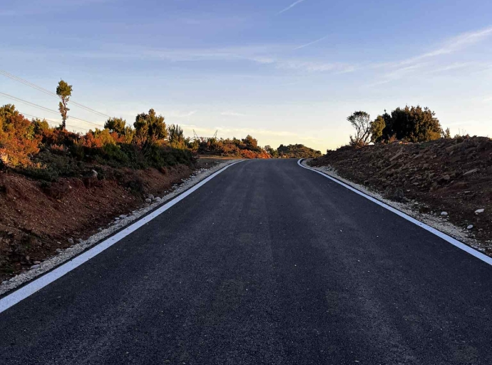 Ολοκληρώθηκε από τον Δήμο Αμφιλοχίας η ασφαλτόστρωση του δρόμου από το χωριό Βαρετάδα προς τον οικισμό Λαγκάδα της Δημοτικής Ενότητας Αμφιλοχίας