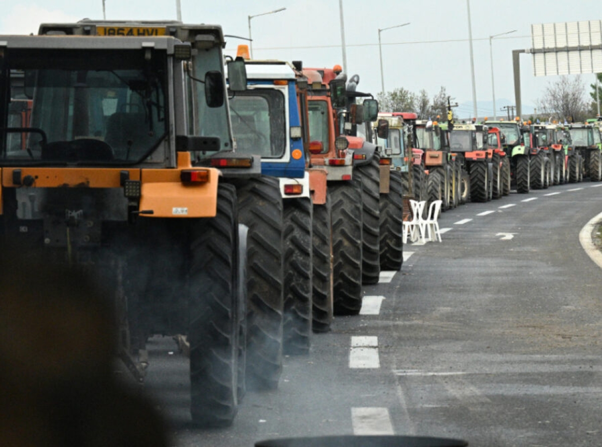 Την τελική απόφαση των μπλόκων περιμένει η κυβέρνηση: Αναπροσαρμογή στάσης σε περίπτωση οριστικής άρνησης διαλόγου 
