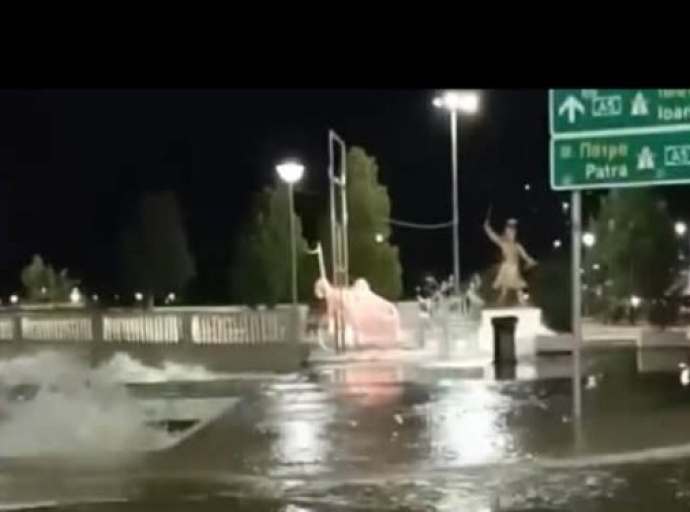 Προβλήματα στην παραλιακή Αμφιλοχίας από την κακοκαιρία – Υπερχείλισε η θάλασσα