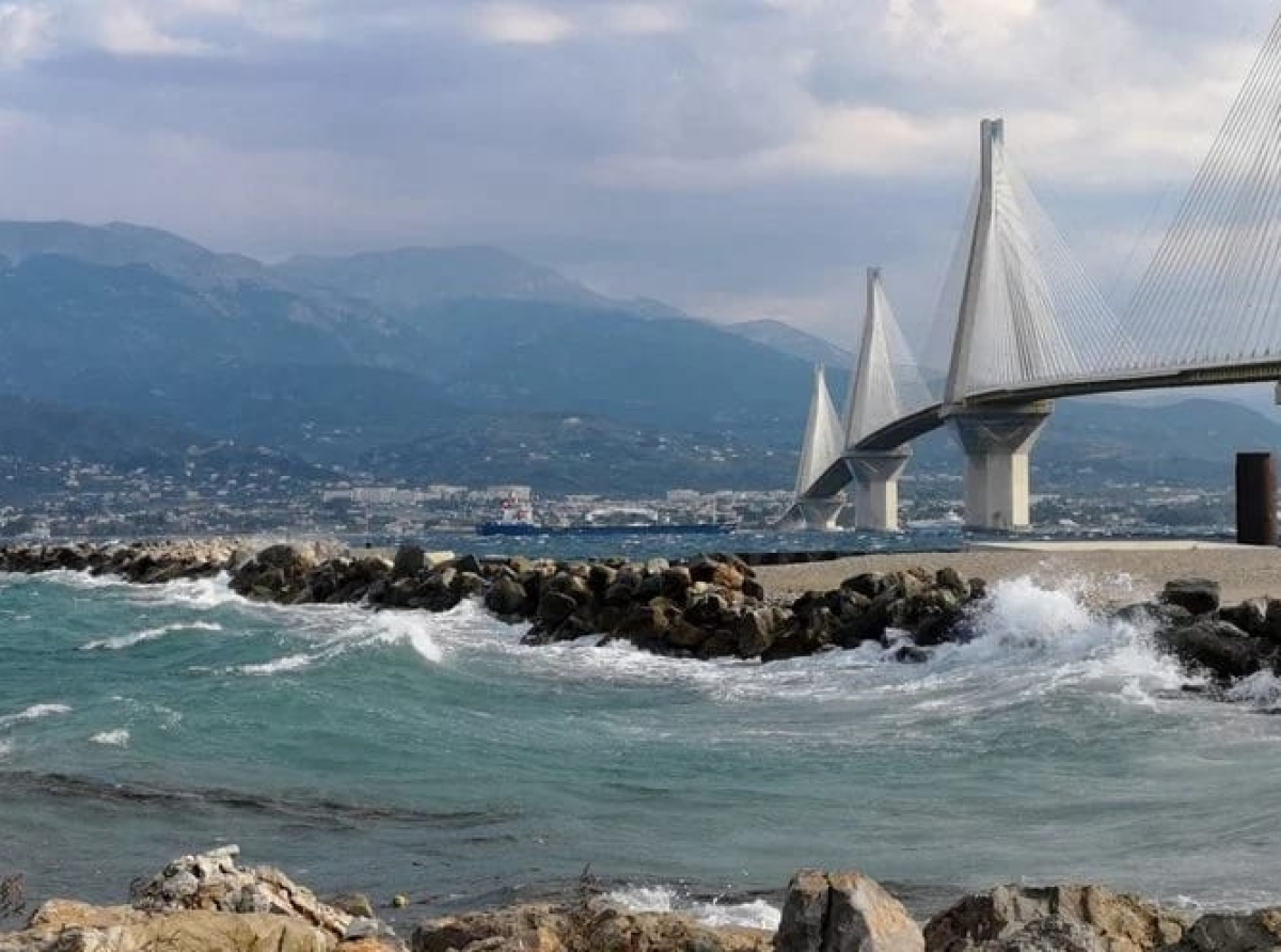 Σε ποια οχήματα απαγορεύεται η διέλευση στην Γέφυρα Ρίου Αντιρρίου λόγω ισχυρών ανέμων