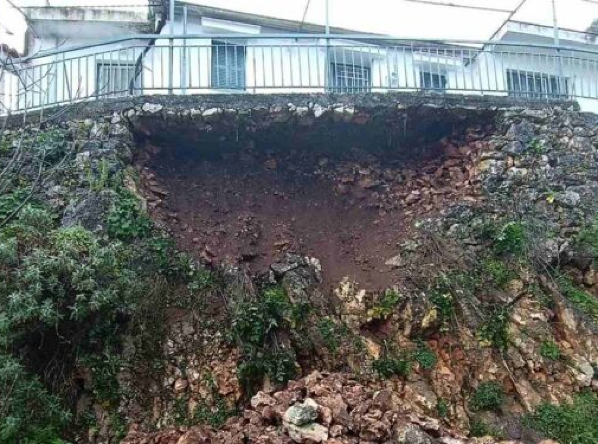 Κλειστή η οδός Λιμναίας στην Αμφιλοχία λόγω υποχώρησης λιθωμάτων