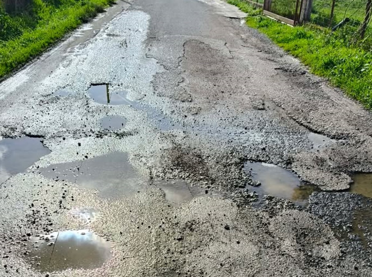 Αμπελάκι Αμφιλοχίας: «Βομβαρδισμένος» ο δρόμος Κάμπος-Κεραμίδι