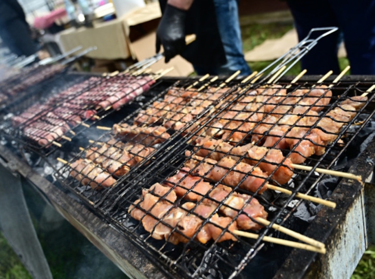 Τσικνοπέμπτη στο Λουτρό Αμφιλοχίας: Γιορτή με μουσική, χορό και αποκριάτικο κέφι