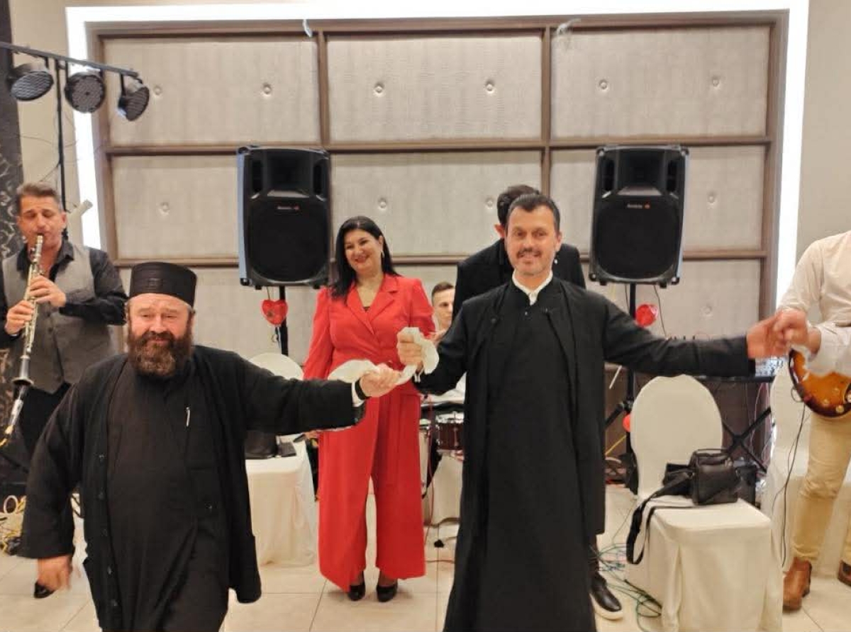 Νεάπολη Αγρινίου: Αστείρευτο κέφι στον αποκριάτικο χορό του Πανευρυτανικού Συλλόγου Αιτωλοακαρνανίας