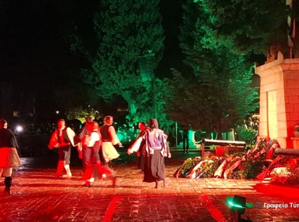 Νυχτερινό προσκύνημα στον Κήπο των Ηρώων στο Μεσολόγγι – Συγκίνηση για τα 200 χρόνια από την Έξοδο