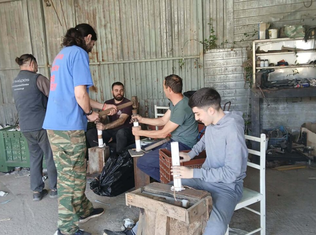 Αγρίνιο: Οι τεχνίτες των χαλκουνιών σε πυρετώδεις προετοιμασίες για τη Μεγάλη Παρασκευή