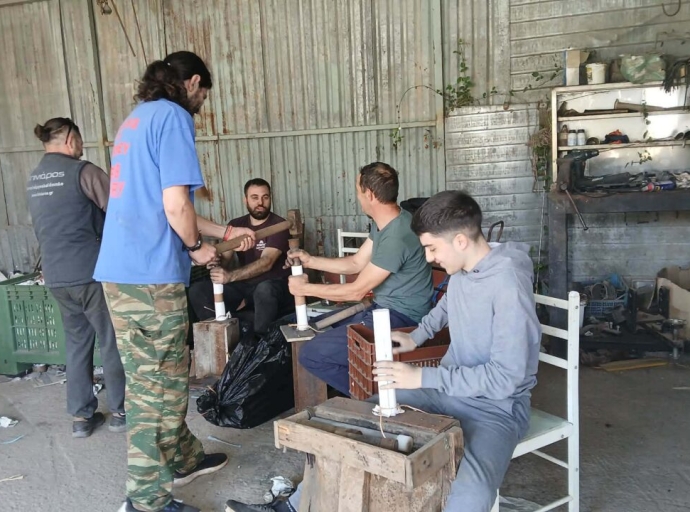 Αγρίνιο: Οι τεχνίτες των χαλκουνιών σε πυρετώδεις προετοιμασίες για τη Μεγάλη Παρασκευή