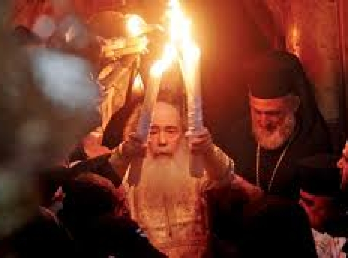 Μεταφορά Αγίου Φωτός στην Ι. Μ. Αιτωλοακαρνανίας 