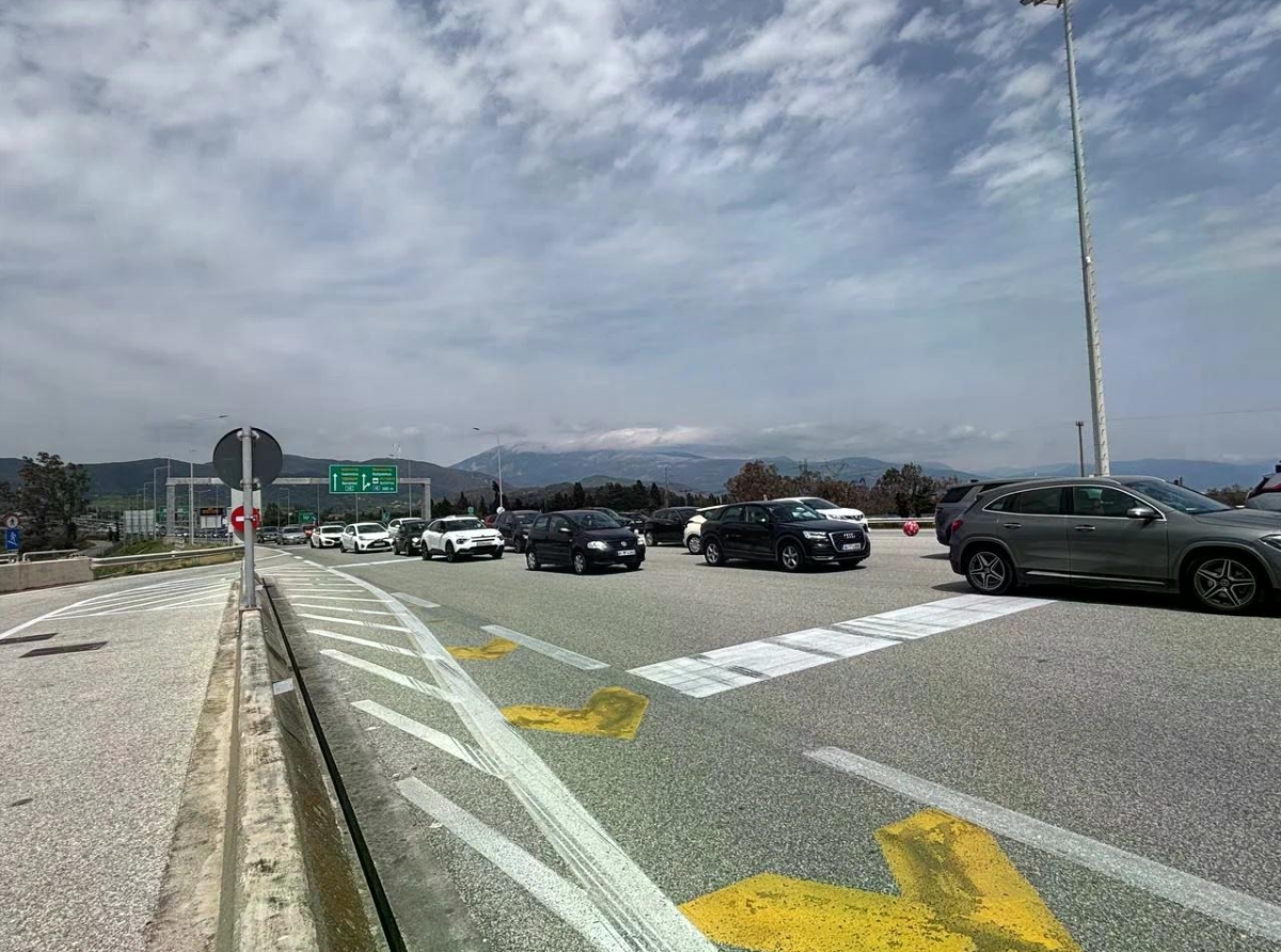 Ρίο Αντίρριο: Κλειστό το Πορθμείο λόγω των ισχυρών ανέμων – Μεγάλη κίνηση στη Γέφυρα