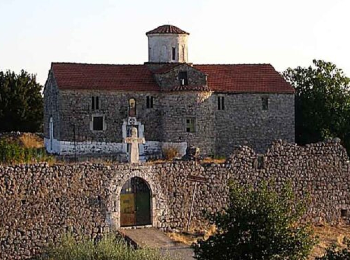 Ξεκινά η αποκατάσταση της στέγης στον ιστορικό ναό του Αη Γιώργη Μπαμπίνης