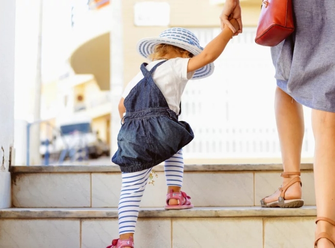 Δήμος Ξηρομέρου: Ανοίγει η πλατφόρμα για εγγραφή στο μητρώο επιμελητών για τις «Νταντάδες της γειτονιάς» 