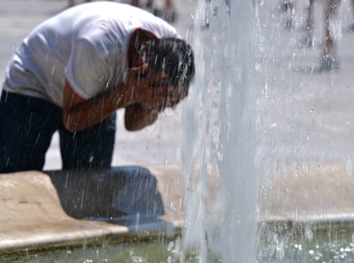 Συναγερμός για τον καύσωνα: Συνεδρίασε η Επιτροπή Εκτίμησης Κινδύνου για τις υψηλές θερμοκρασίες 